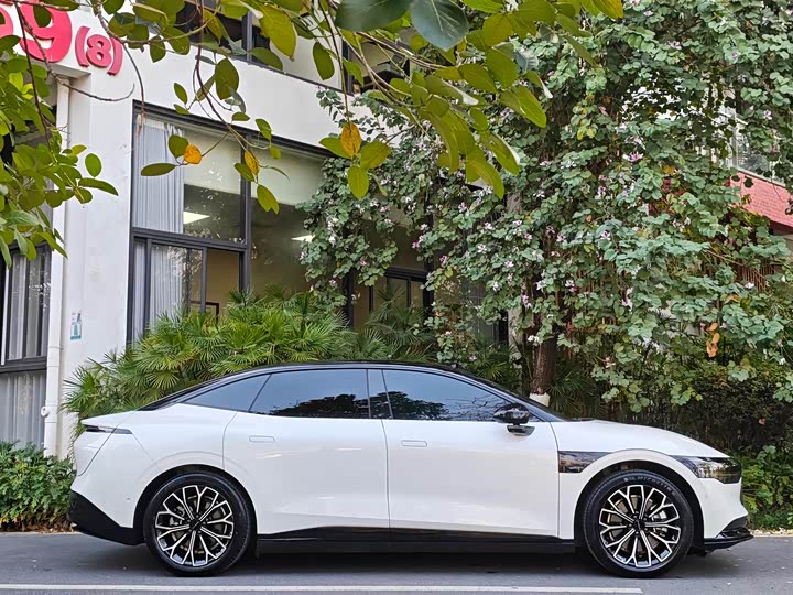 Фото 8 - Zeekr 007