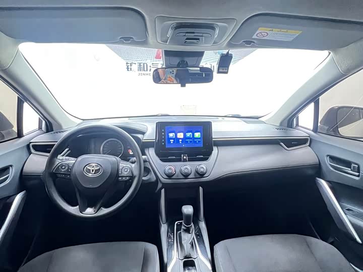 Photo 5 - Toyota Corolla Cross