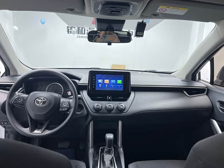 Photo 6 - Toyota Corolla Cross