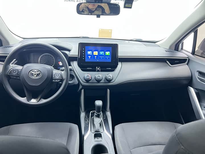 Photo 9 - Toyota Corolla Cross