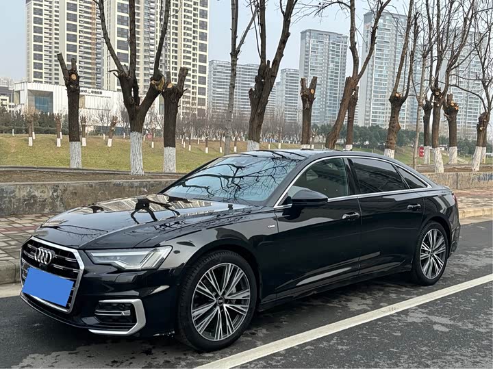 Фото 1 - Audi A6L