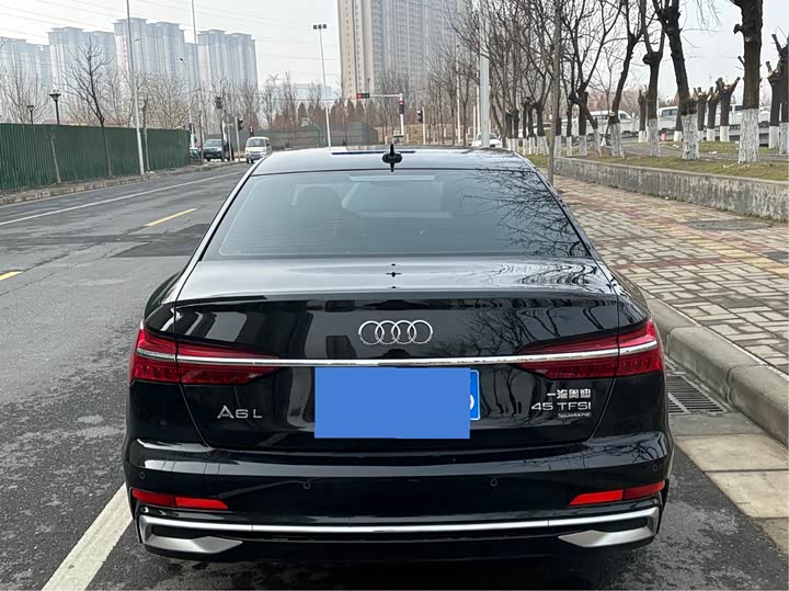 Фото 8 - Audi A6L