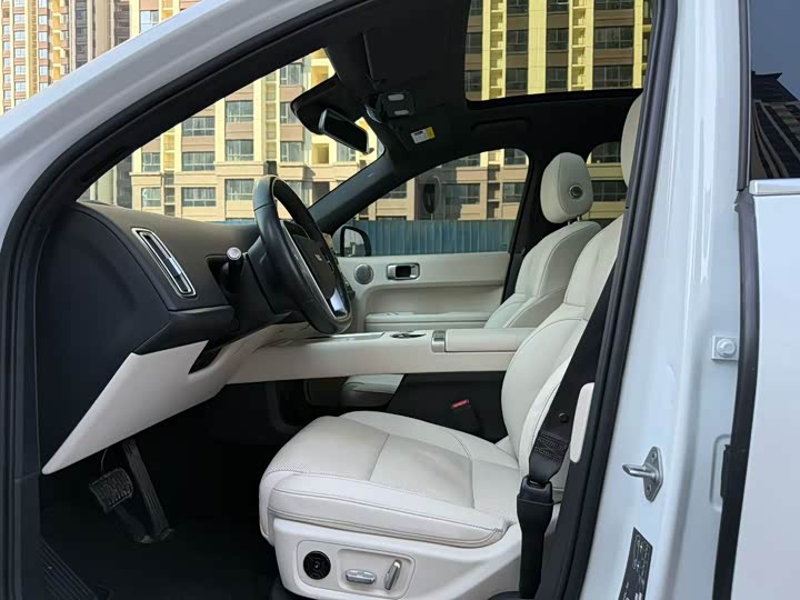 Photo 4 - LiXiang L6