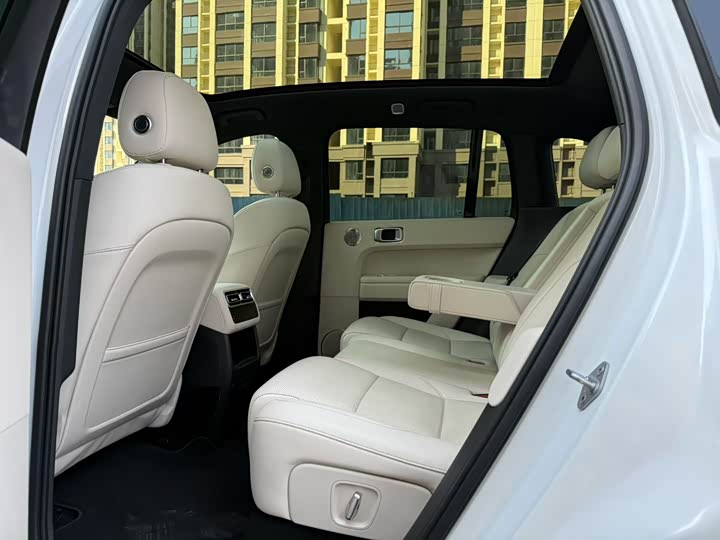 Photo 6 - LiXiang L6