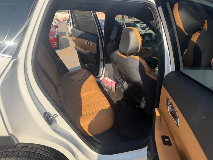 Фото 7 - Geely Galaxy Starship 7