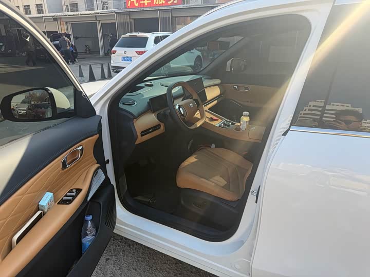 Фото 9 - Geely Galaxy Starship 7