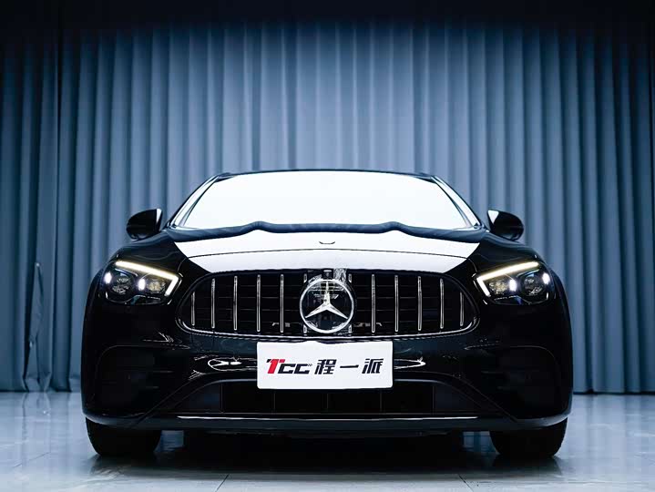 Фото 2 - Mercedes-Benz E-Class AMG