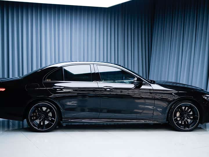 Фото 3 - Mercedes-Benz E-Class AMG