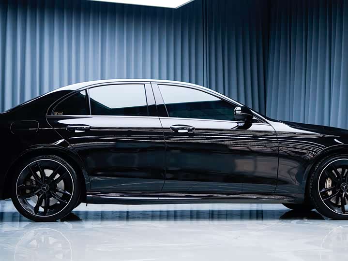 Фото 5 - Mercedes-Benz E-Class AMG