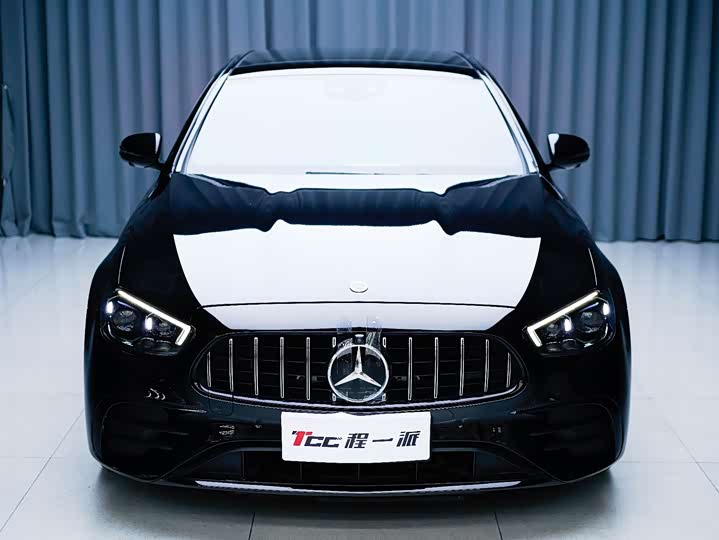 Фото 6 - Mercedes-Benz E-Class AMG