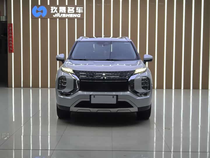 Фото 2 - Mitsubishi Outlander