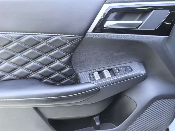 Фото 4 - Mitsubishi Outlander