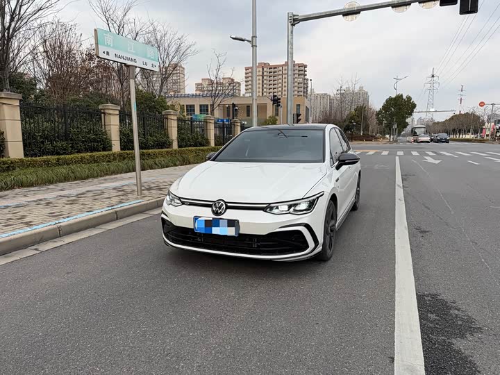 Фото 2 - Volkswagen Golf