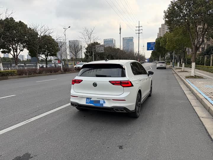 Фото 4 - Volkswagen Golf