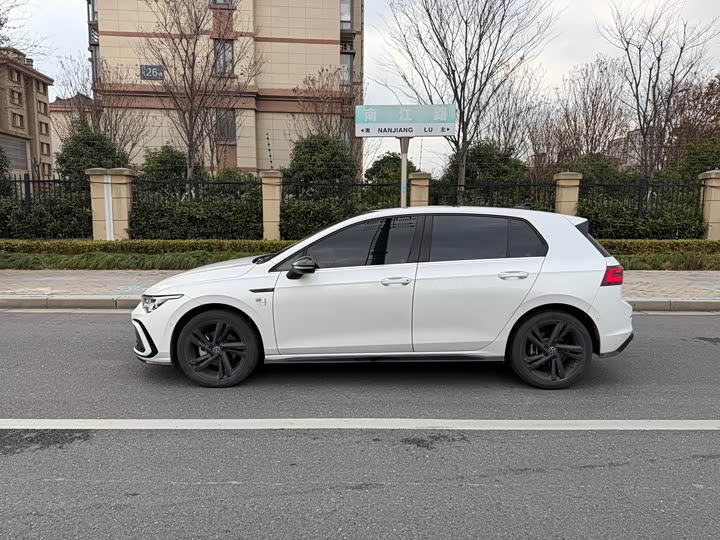 Фото 5 - Volkswagen Golf