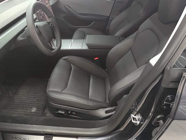 Фото 9 - Tesla Model 3