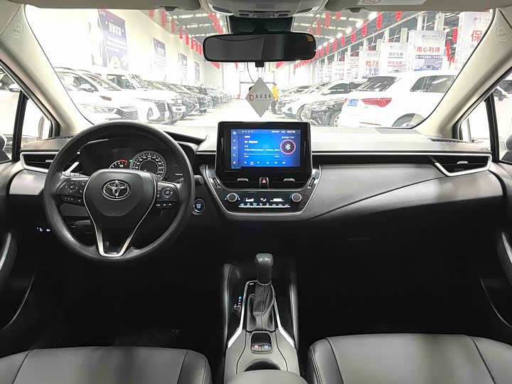 Фото 5 - Toyota Corolla