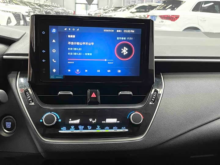 Фото 7 - Toyota Corolla