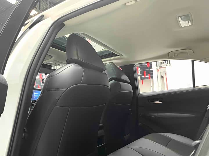 Фото 9 - Toyota Corolla