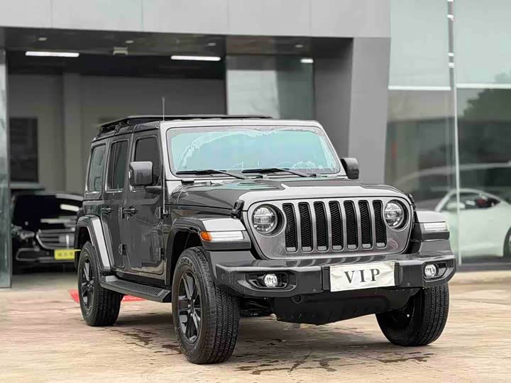 Фото 3 - Jeep Wrangler