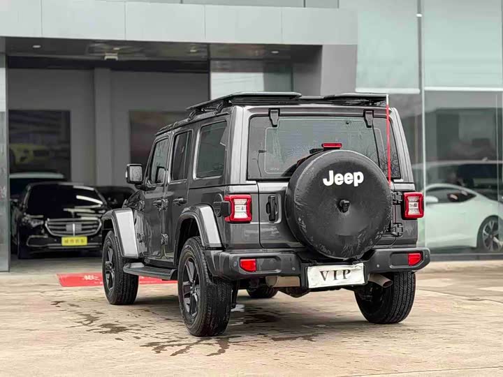 Фото 5 - Jeep Wrangler