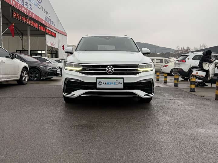Фото 3 - Volkswagen Tiguan L Pro