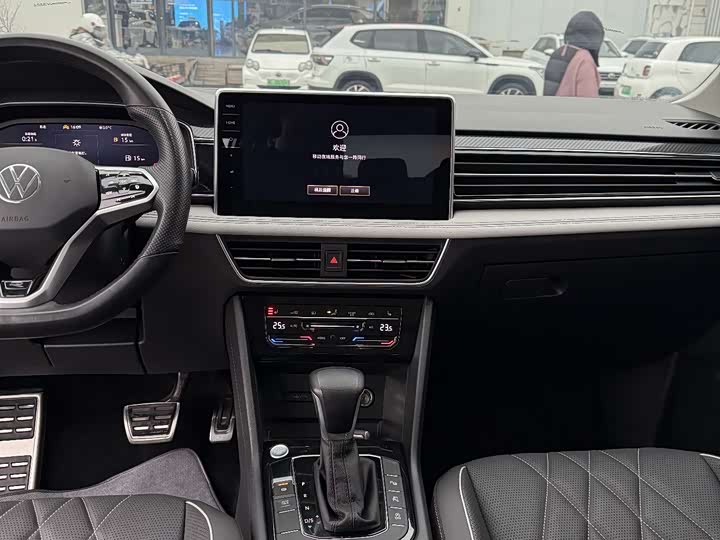 Фото 6 - Volkswagen Tiguan L Pro