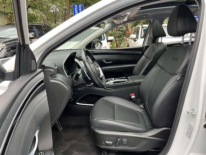 Фото 8 - Hyundai Tucson L