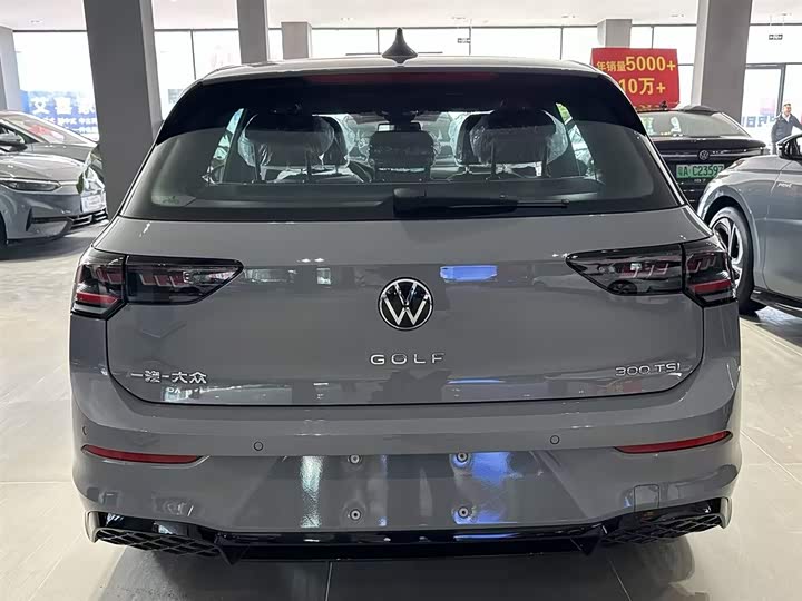 Фото 4 - Volkswagen Golf