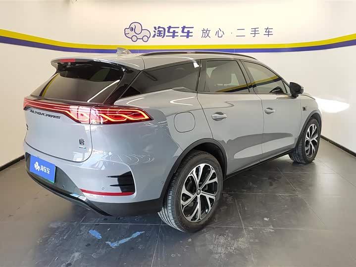Photo 3 - BYD Tang Hybrid/EV