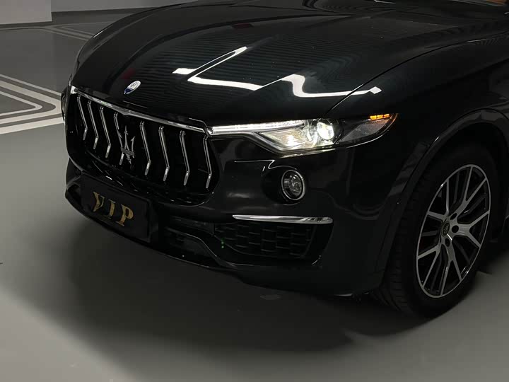 Фото 4 - Maserati Levante