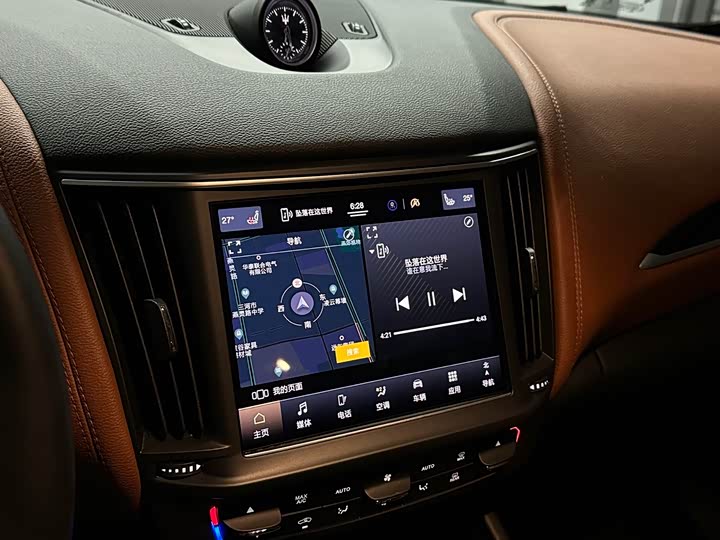 Фото 9 - Maserati Levante