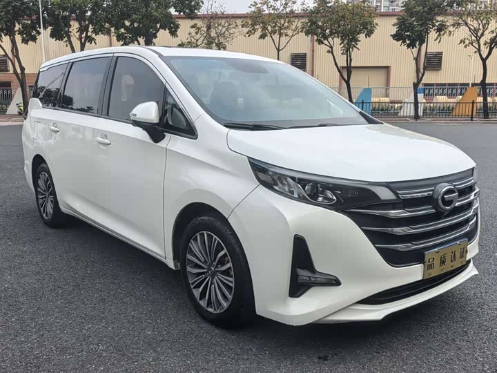 Фото 2 - GAC Trumpchi M6