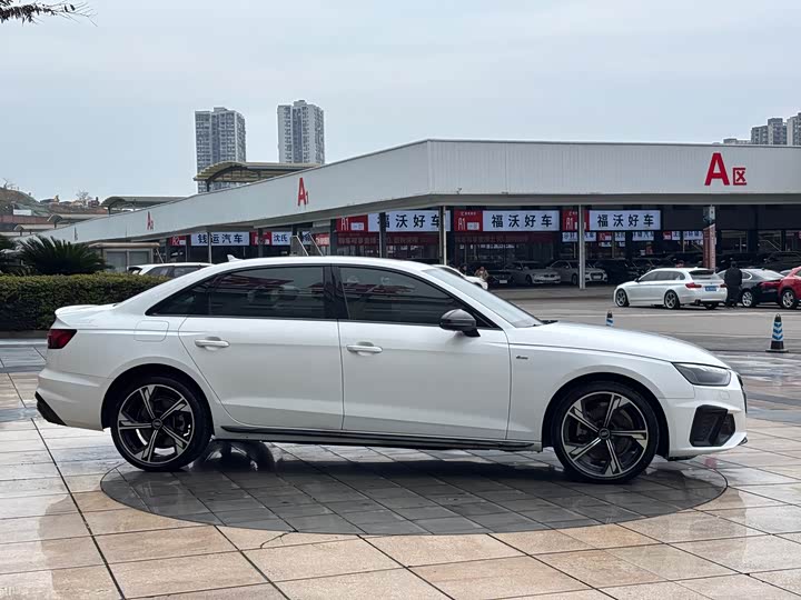 Фото 4 - Audi A4L