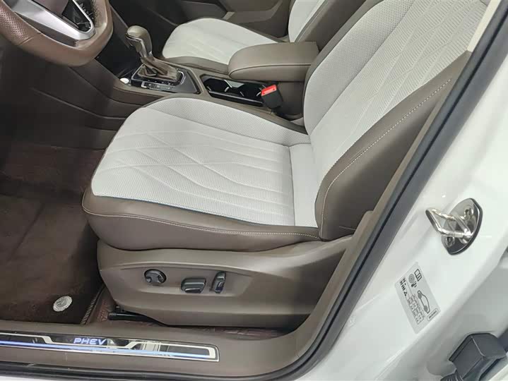 Фото 9 - Volkswagen Tiguan L Hybrid