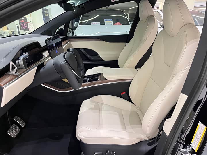 Фото 8 - Tesla Model X