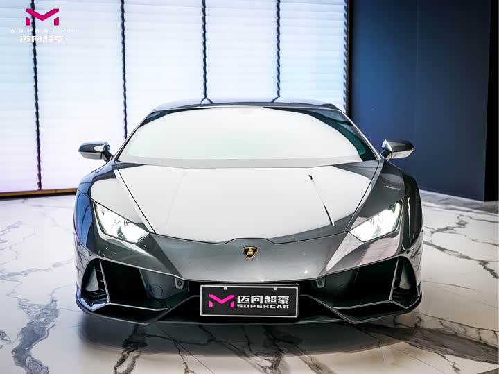 Фото 2 - Lamborghini Huracán