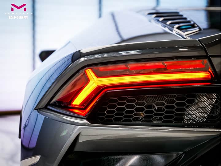 Фото 7 - Lamborghini Huracán