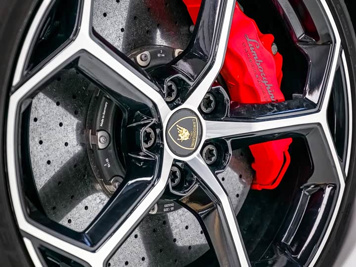 Фото 8 - Lamborghini Huracán