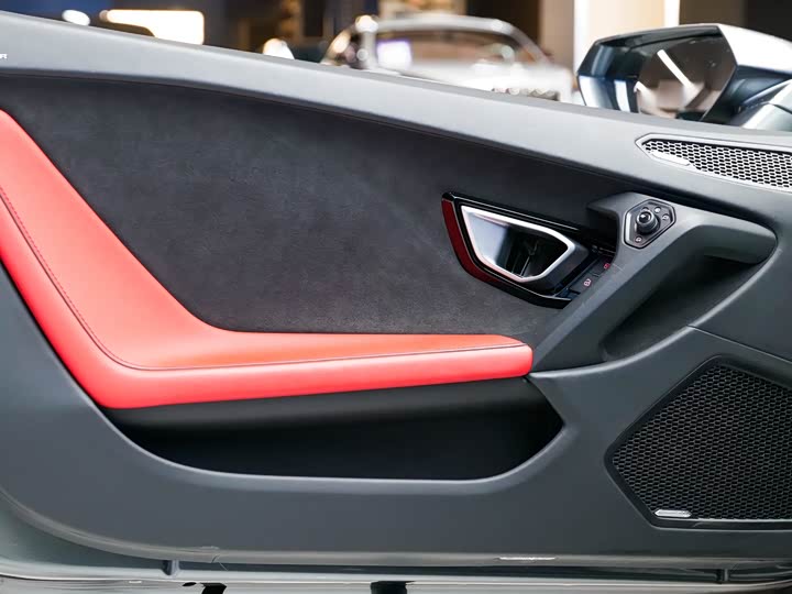 Фото 9 - Lamborghini Huracán