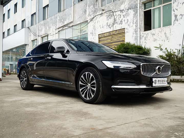 Фото 3 - Volvo S90