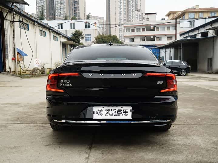 Фото 8 - Volvo S90