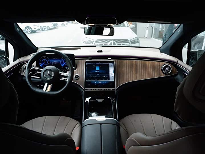 Фото 5 - Mercedes-Benz EQE SUV