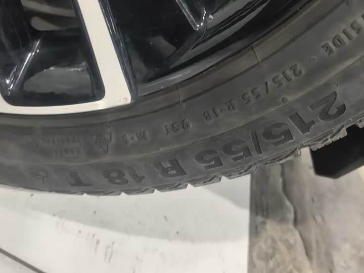 Фото 7 - Honda Vezel