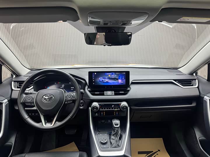 Фото 7 - Toyota Wildlander