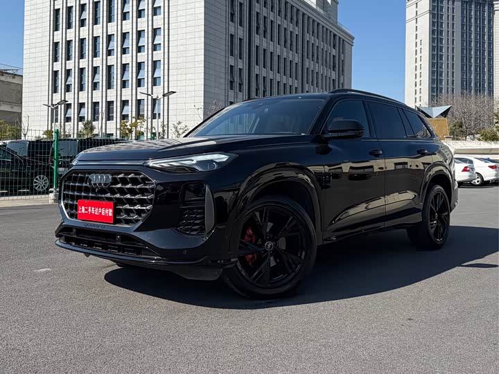 Фото 1 - Audi Q6