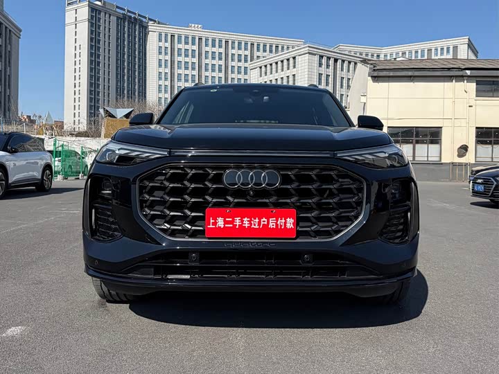 Фото 2 - Audi Q6