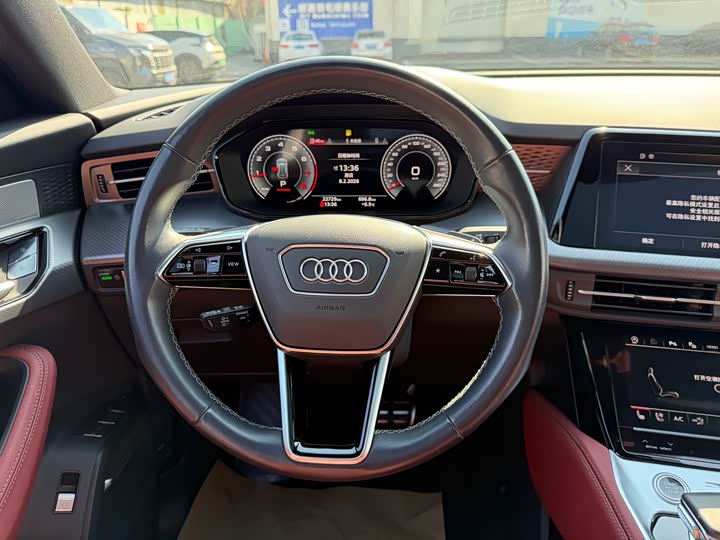 Фото 6 - Audi Q6