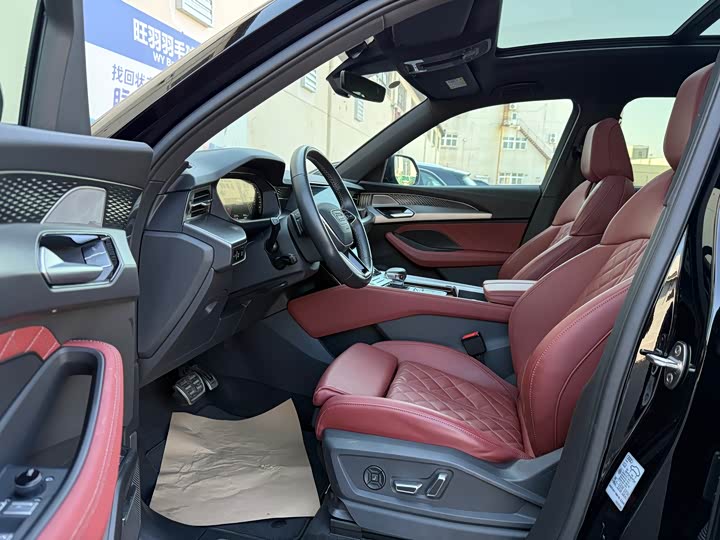 Фото 8 - Audi Q6