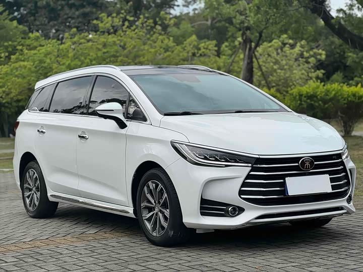 Фото 3 - BYD Song Max